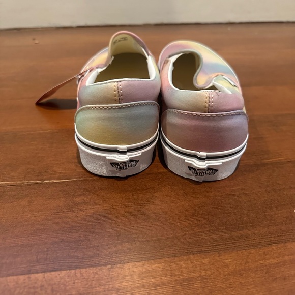 Vans - Picture 5 of 8